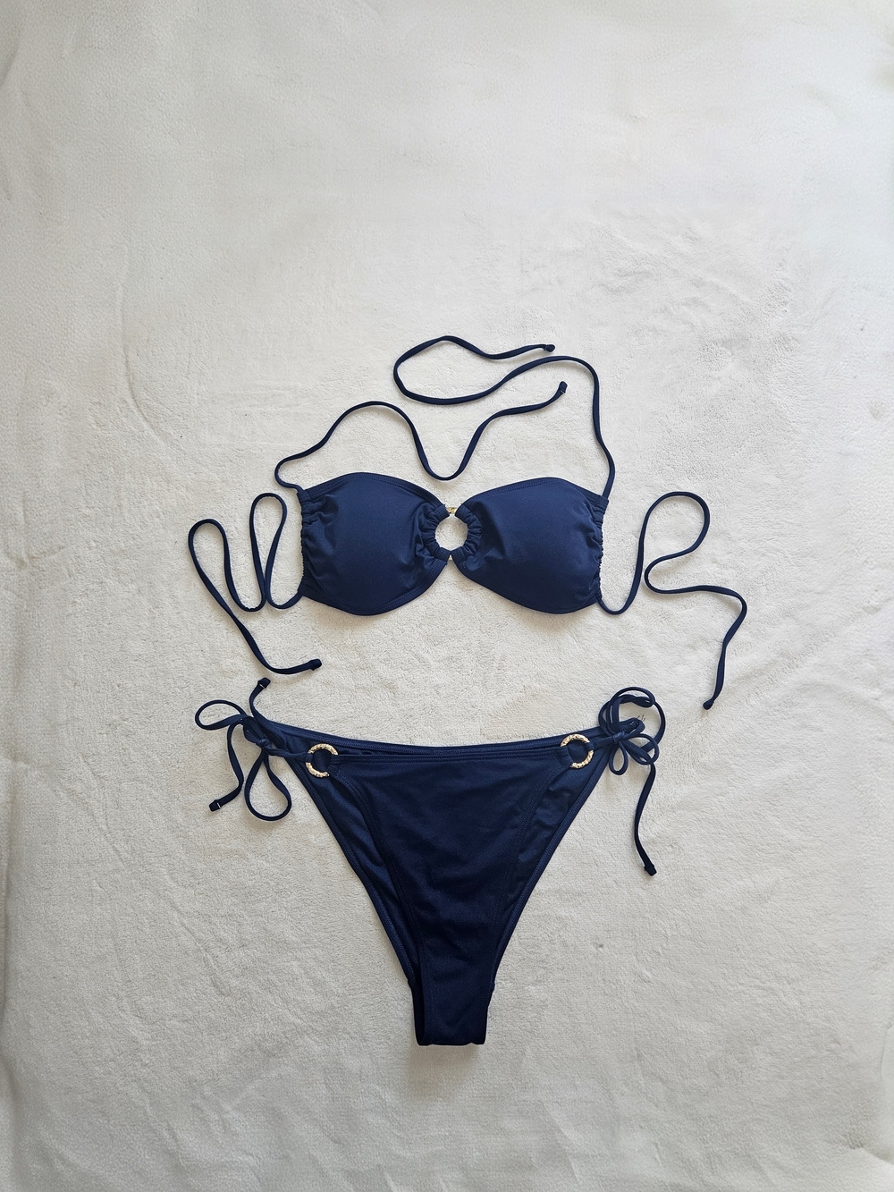 Bikini - Picture 2 of 3